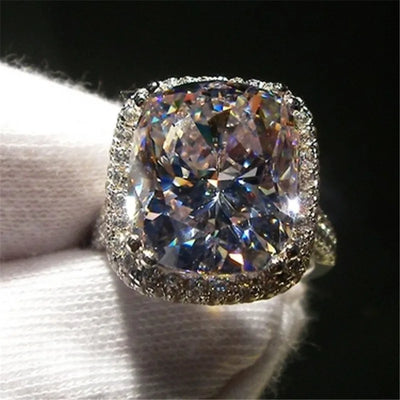 Luxury Diamond Ring